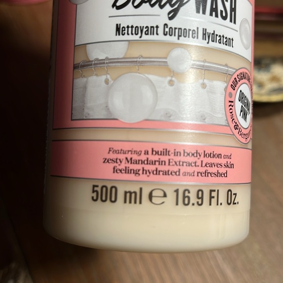 Soap & Glory Original Pink lotion & wash - Picture 3 of 7